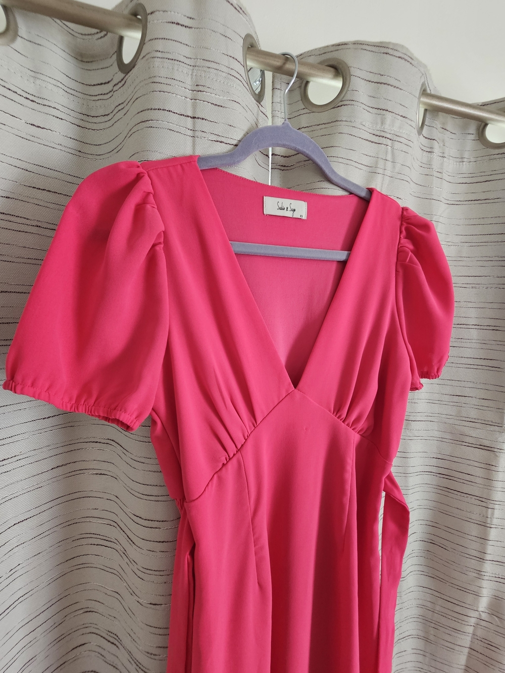 Women's Hot Pink V-Neck Puff Sleeve Dress